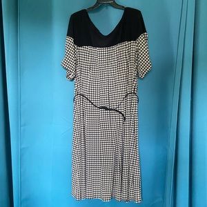 Shortsleeved belted Houndstooth dress 2X